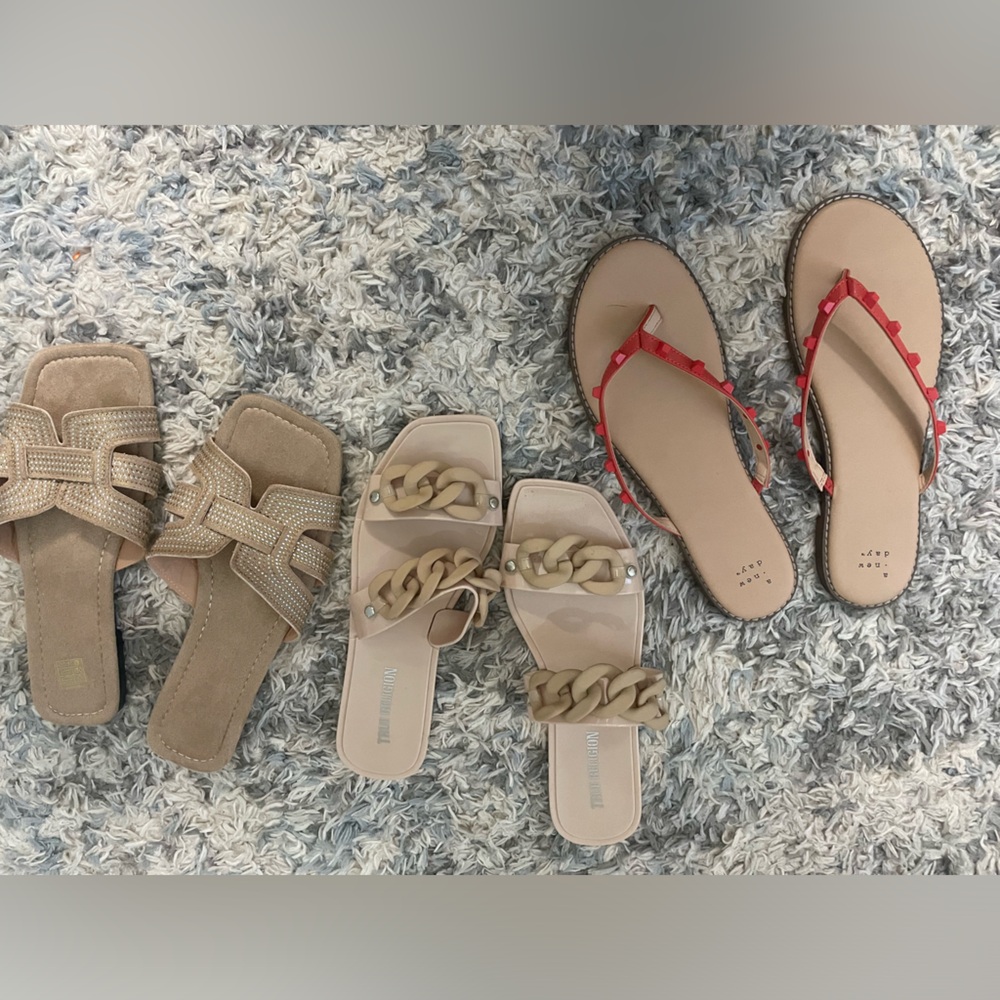 Lot of 3 woman’s sandals